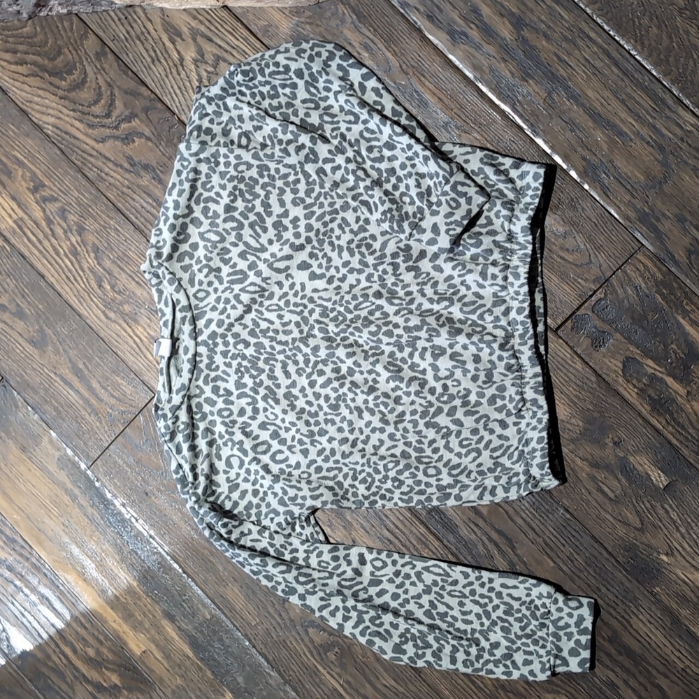 leopard print light weight sweater